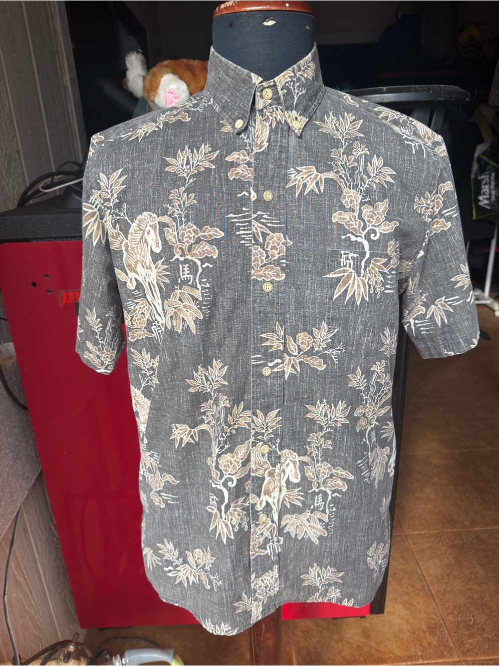 reyn spooner Gray Short-Sleeve Button-Down with Beige Floral Print